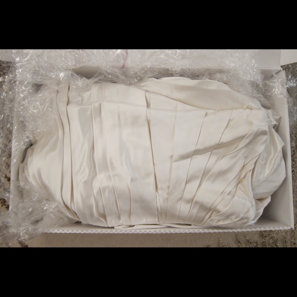 La Sposa Fanal wedding dress in color “Oyster” - Picture 3 of 8